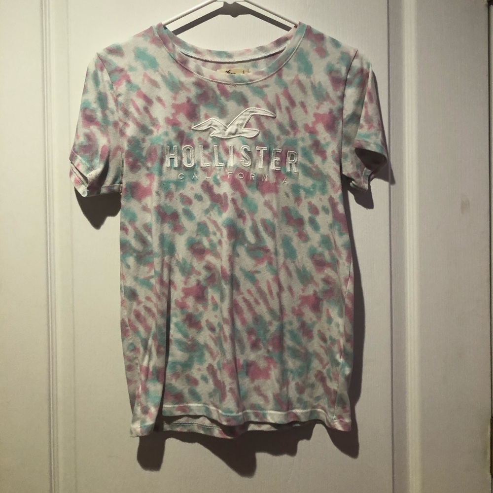 Hollister tee